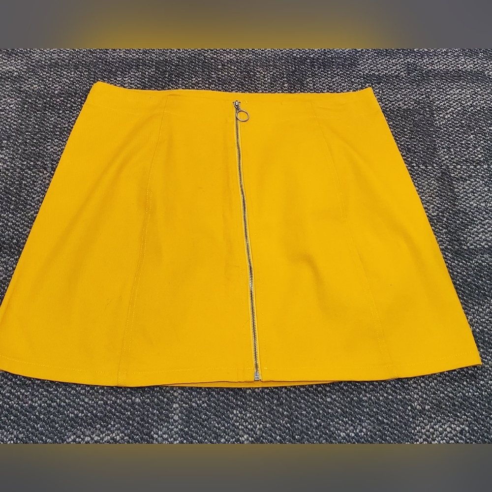 Rue 21 zip up mini skirt